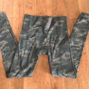 Spanx camouflage leggings
